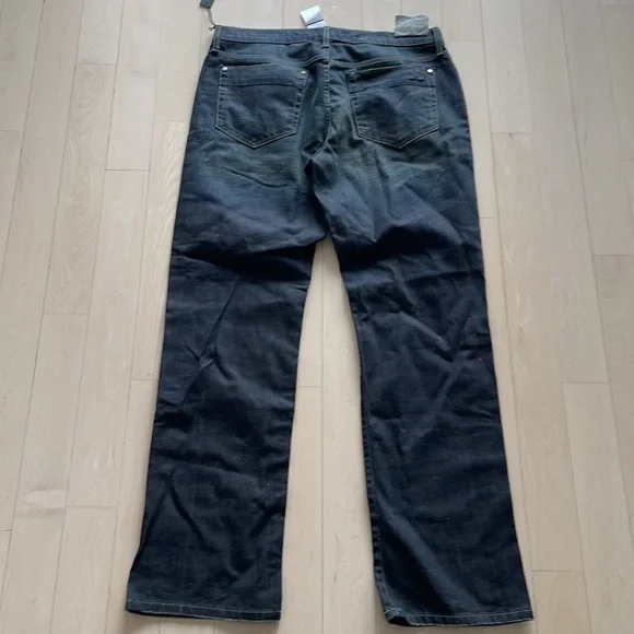 J BRAND Dark wash denim. Size 36 - Picture 3 of 4